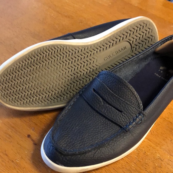 Cole Haan women’s leather loafers size 10&1/2 - Picture 3 of 3